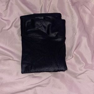 Black koral leggings